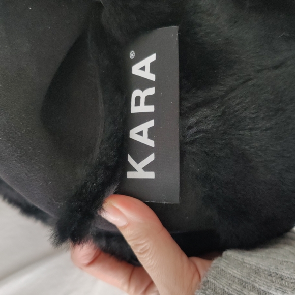 Kara black faux fur handle bag - Picture 3 of 7